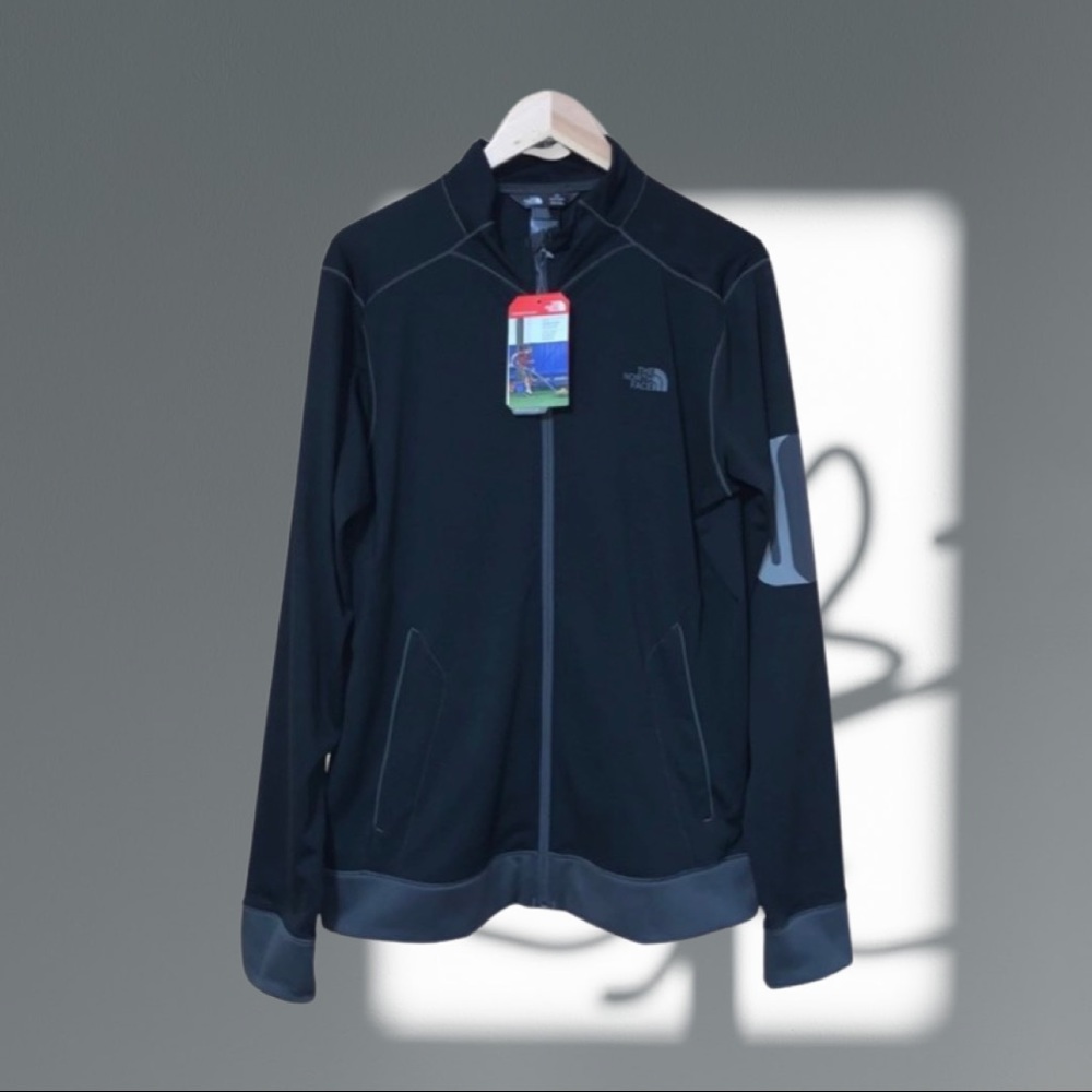 NWT MENS NORTHFACE JACKET